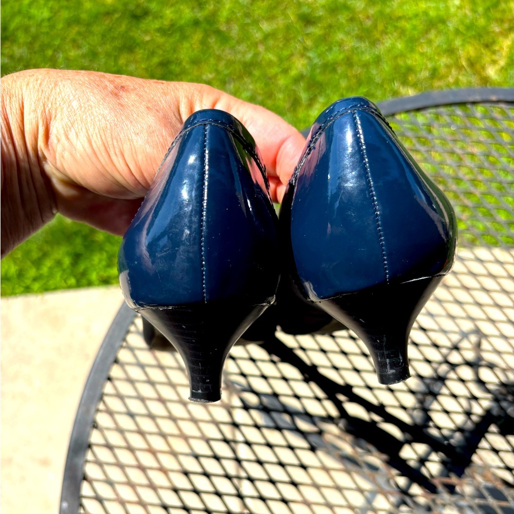 Vintage Anne Klein Dark Blue Buckle pumps sz 9.5 - Picture 2 of 8